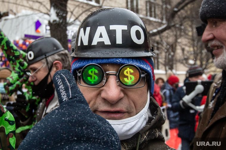 WarGonzo: НАТО начало развертывать войска в Восточной Европе