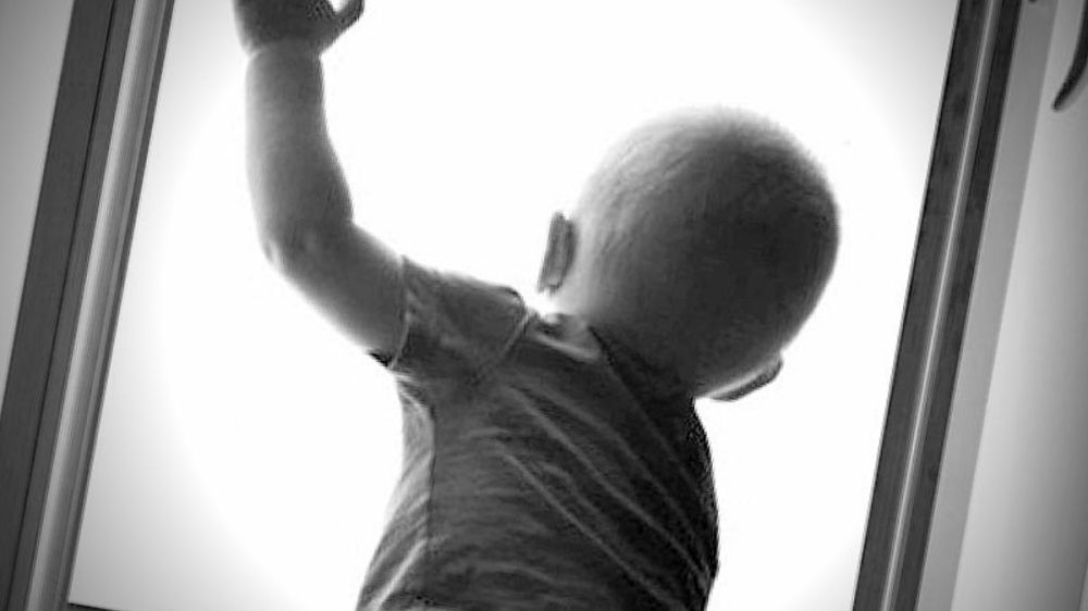 Страшная трагедия в Кишиневе: Трехлетний мальчик скончался после падения из открытого окна на 4-м этаже