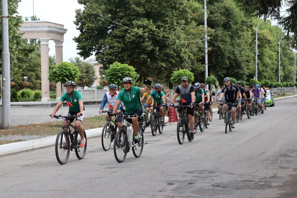 � ������������� ������ � 30-����� �������������� �������� ������������ ����������