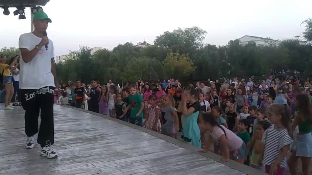 � �������������� ����� ������ ������������ ����� "Street wave"