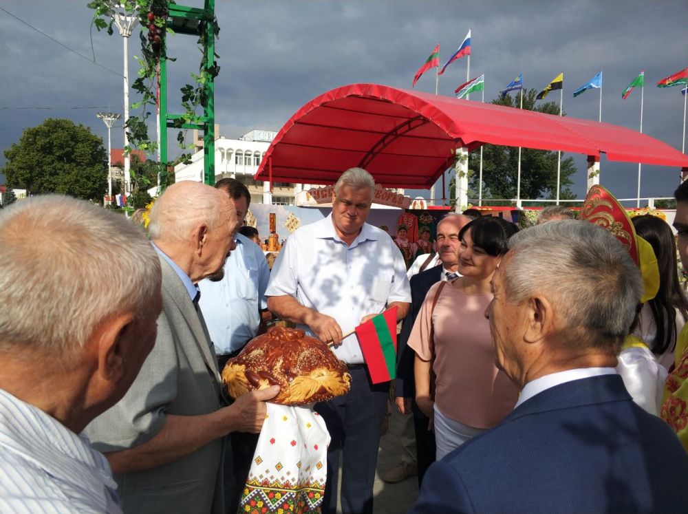 После двухлетнего перерыва в День Республики возобновились подворья в столице