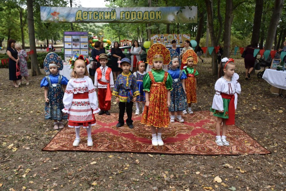 � ���� ���� � ������ ������������ �����������, ������������ 32-� ��������� ����������� ��������������� ���������� ����������, ������ � ����� ������ ������ ������������ � ������������ ����������� � ���������� ������