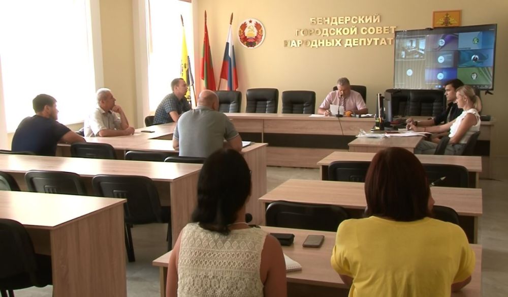 Памятные знаки и комплексы, мемориальные надписи и доски, монументальная живопись, места погребения