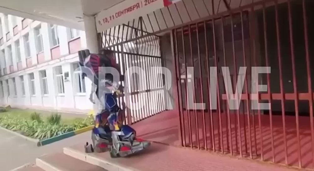 ����� �� ������ � ������ ������ �������-�����������, �� �������� � ���� ��� ����� � �������