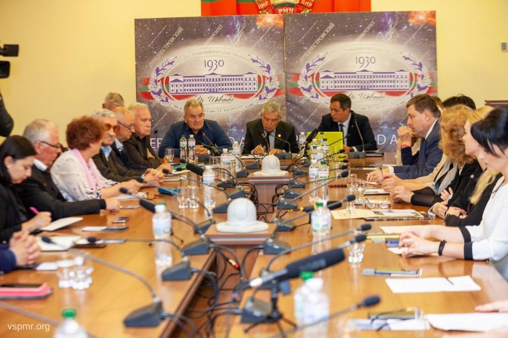 � ��������������� ������� ������� ����, ����������� ���� ��� � ������ � ����������� ���