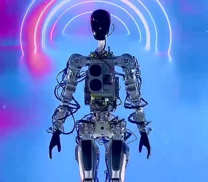 Tesla �������� �������� ����������������� ������ �Optimus�, ������� ����� ������ ����, ��������� ���������� ������ � ��������������� � ������������