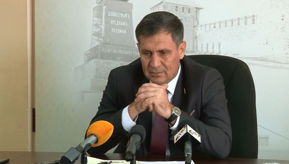 Журналисты спрашивали о планах по озеленению, пользуясь случаем, глава пригласил горожан на субботник – он пройдет 7 ноября по республике