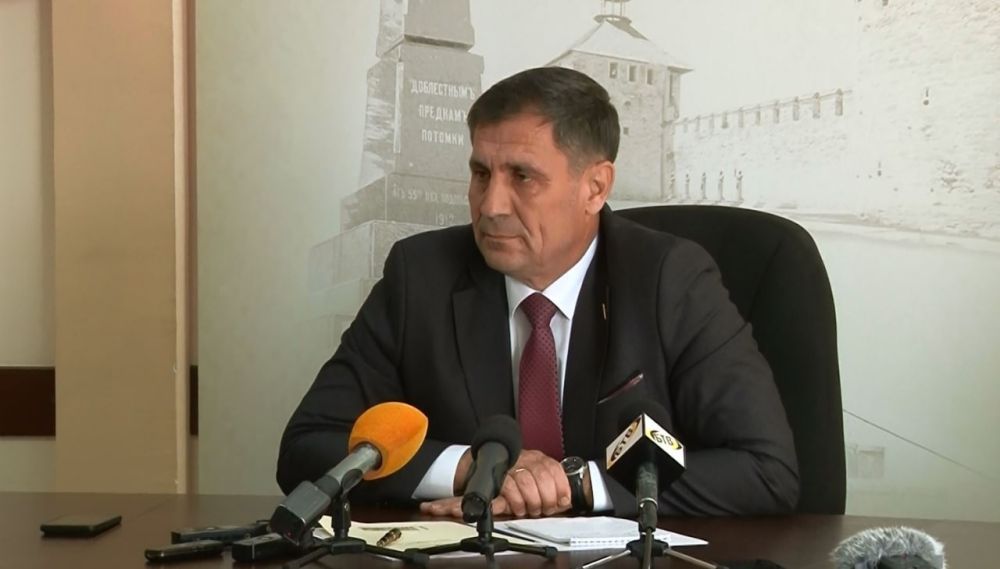 Канализационный коллектор, который проходит по всему центру