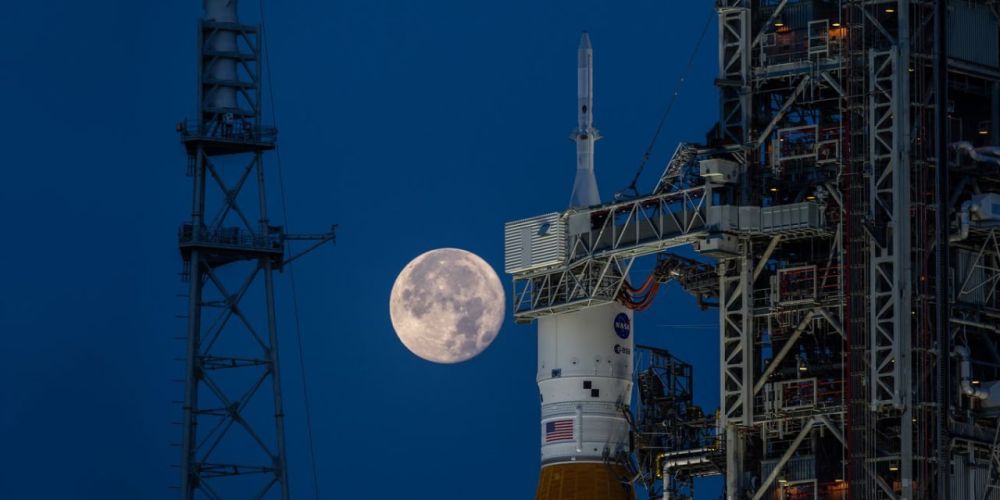 ������ 50 ��� NASA ������������ ����� � ����