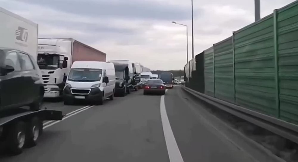 ���������� ������ � 2023 ���� ���������� �������� ��� ����������� ������� ���������� �� 200 ����� �������, �������� �������� ���