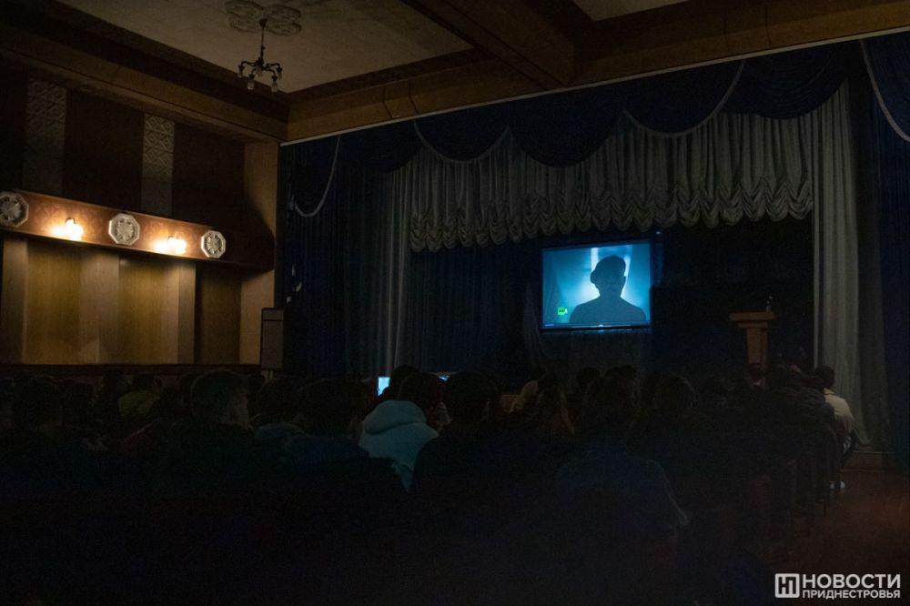 ���� ��������, ��� � ������-�� ������ ���������, � �����-�� ������, �� �������� �����, ��� ������� ����, � �������, �����-�� �������������