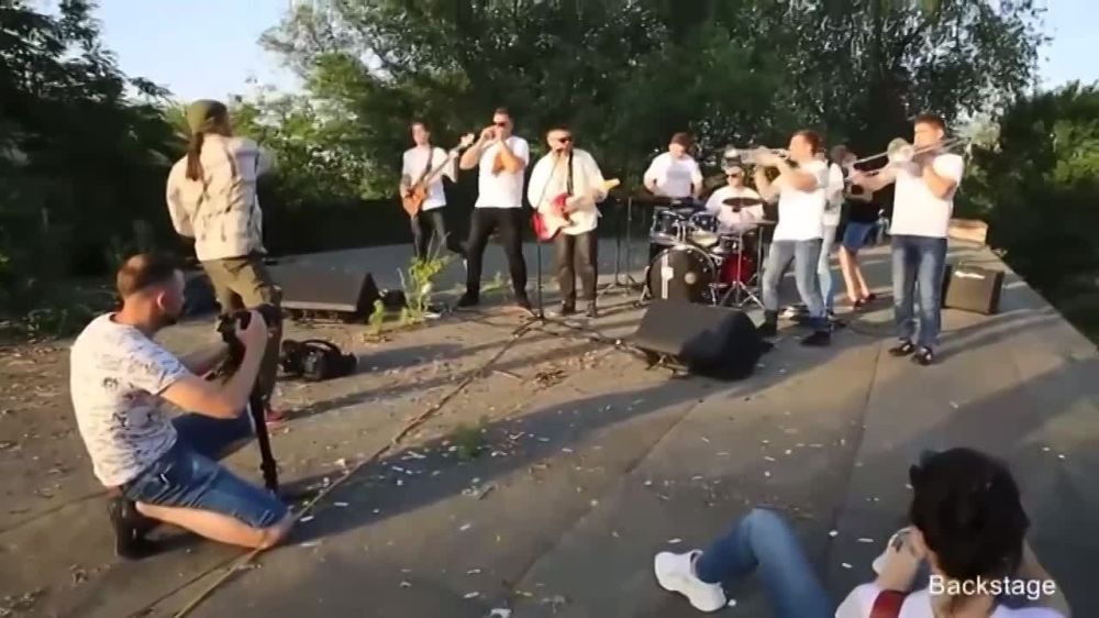 ��������� ����� ����: ���-������ VS ������