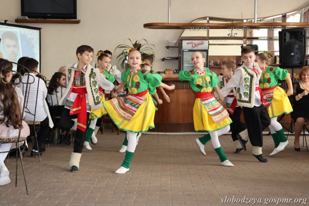 ���� ����� ����������������