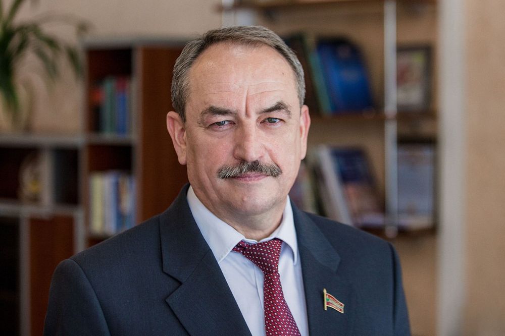 Александр Коршунов: Пусть Новый год принесёт новые свершения! Председатель Верховного Совета ПМР поздравил приднестровцев с наступающим Новым годом: