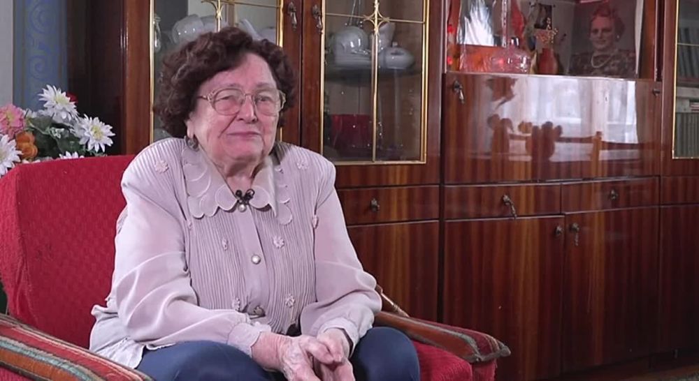 ������ ������� ������������, ��� 16-������ ������� ������ �� ������� ����� � ������