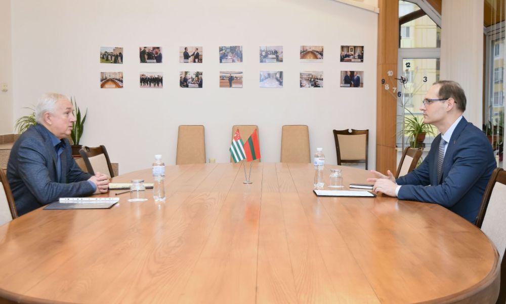 Виталий Игнатьев провел встречу с Полномочным Представителем Республики Абхазия в Приднестровье Александром Ватаман