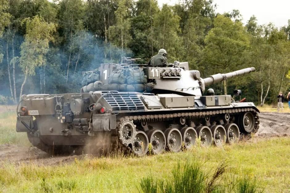 ������ �������� �������� �������� ������ Leopard 1 � ������� �� ����������� ������� � ����� ���������� � ������� 15 �������� ���������� ��������� Gepard � ������ ��� ���������� �������� � ����, � Sueddeutsche Zeitung