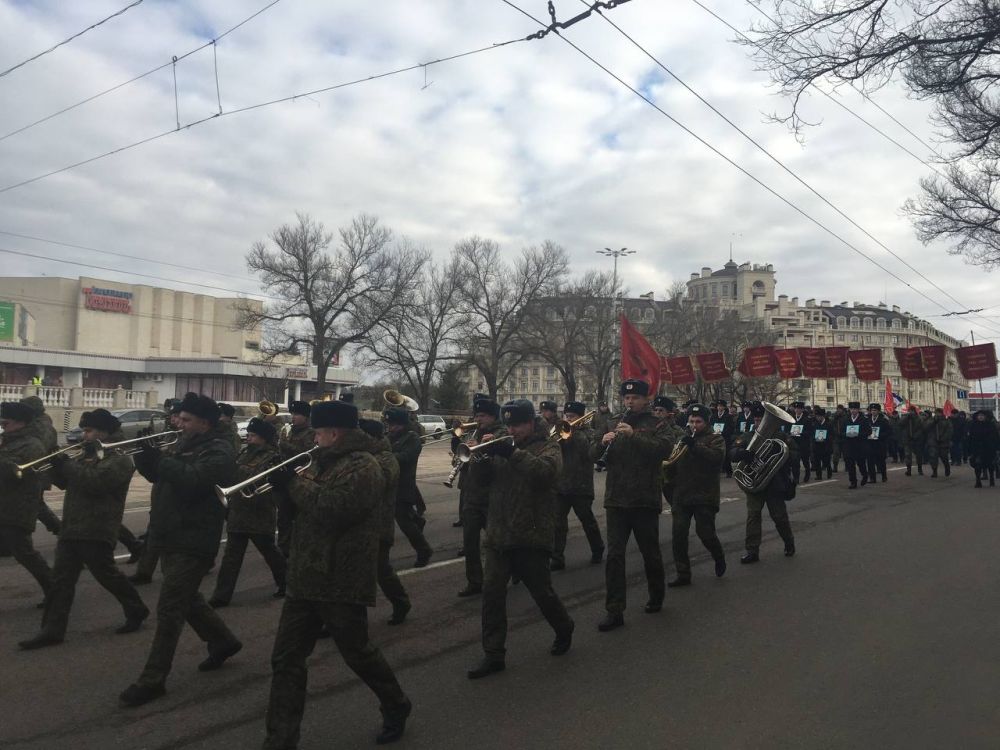 15 ������� - ���� ������ ��������� ����� �� �����������