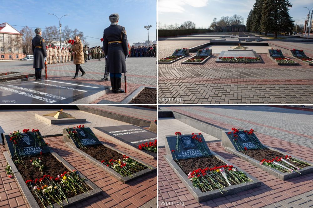 Сегодня на столичном Мемориале Славы вспоминали гвардейцев, погибших 31 год назад в Кочиерах