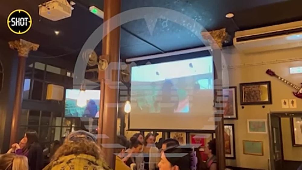 Владимир Путин внезапно появился на экране в пабе в самом центре Лондона, — передает SHOT