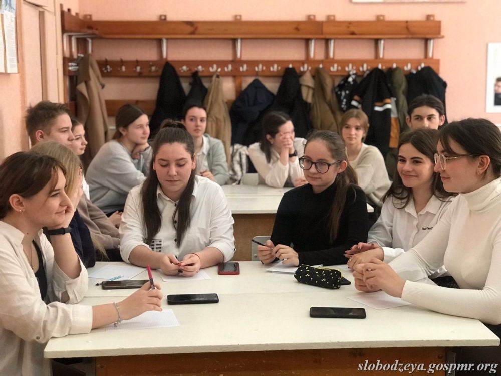 � ������ � 15 ����� �� 7 ������ ���������� ������������� ��������� �������������� ������ � �. ��������� ���������� ������ � ���������������� ����, � ����� ������ �� ���������-�������� �������� � �������� �������� ������� ������� ���� ������