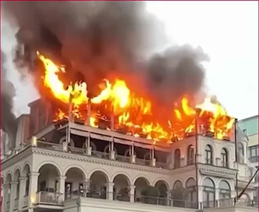 � ������ ������� ����� ������������� ����� Ambassadori Tbilisi Hotel