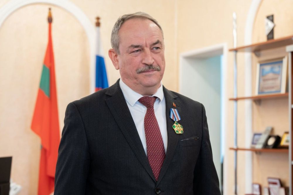 Президент вручил Орден Почета Александру Коршунову