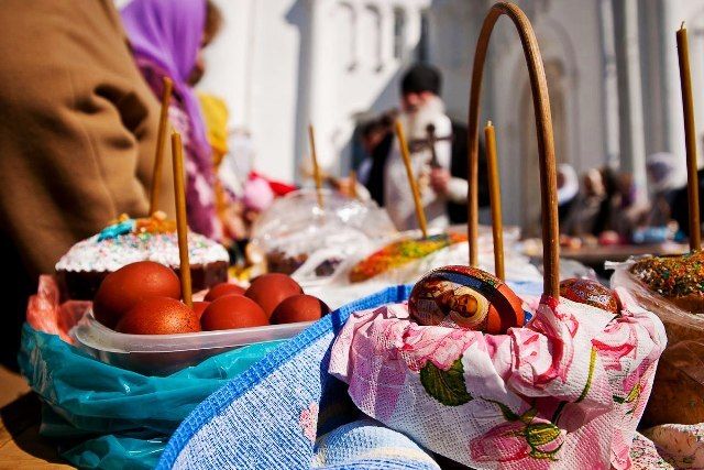 С весенним праздником Святой Пасхи жителей республики поздравил председатель Верховного Совета Александр Коршунов