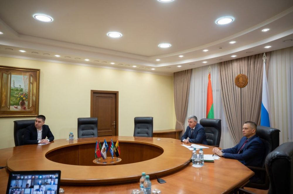 ��������� ������ ����������� ��������� � �������������� ������� ��������� � ����������