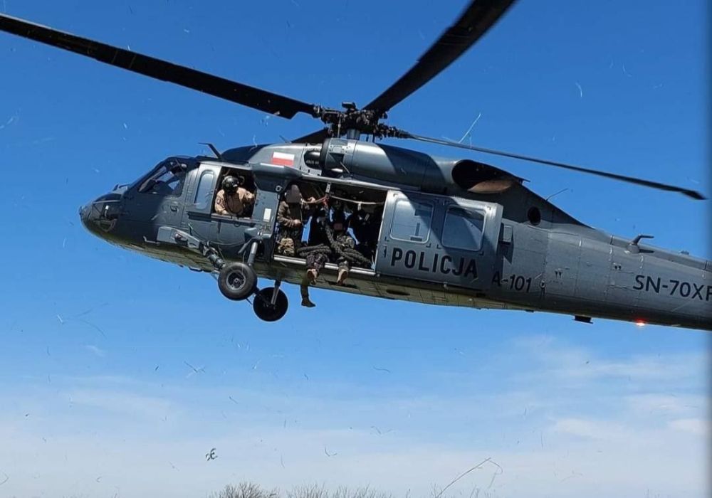 � �������� ���� ����� � � ������� ����������� ��� ����������� ������ � �������� ��������� Black Hawk � �������������� �������