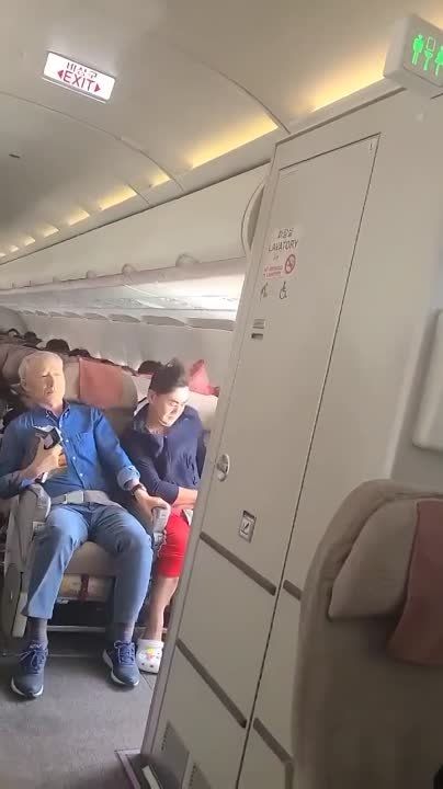 �������� ������ ����� �������� Asiana Airlines �� ����� ������� � ����� �����