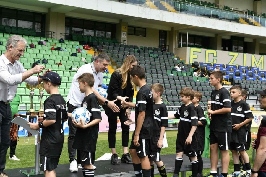 ������� ���� ����������� ������������� �� �12 ��������� ������ �� ���������� �������