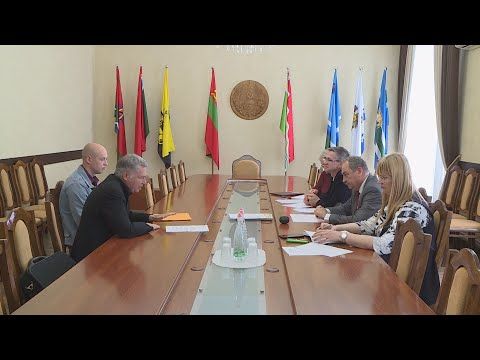 После трехлетнего «коронавирусного» перерыва возвращается практика личных приемов граждан. Со своими вопросами и предложениями к спикеру Александру Коршунову обратились жители столицы, Рыбницы и Григориопольского района. Подробности в нашем сюжете