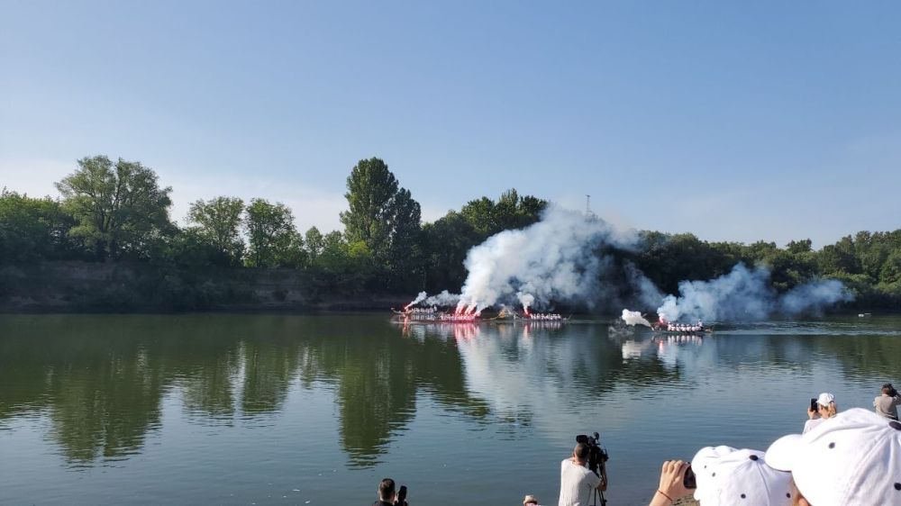 Регата «Семья Президента за здоровый образ жизни» проходит во второй раз, в прошлом году команды соревновались в Бендерах, в этом году в Тирасполе