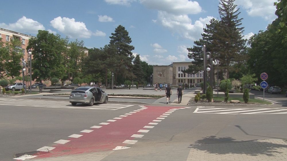 � ������� � ������. ��� ���� ������� ��������� �� ������� ����� �� ��.�. �������� � ��� �����������, 12 ����. ��� �������� ��� ������