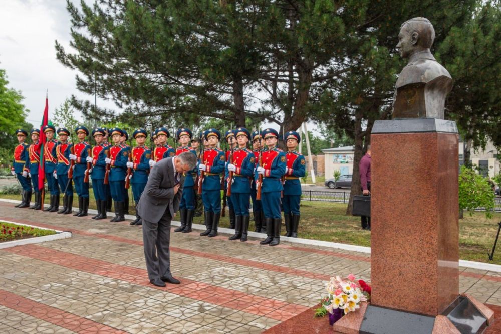 ������� ����� ������� �� ���������� � ����� ���������������� ������ � � ��������� �������-���������� ���������� ������