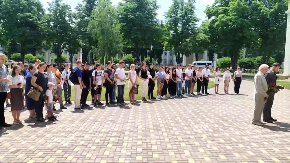 ������ �������� � ���. � 12:15 ��������� ����� � ��������� �������� ��������� � �������������� � ������� �������������