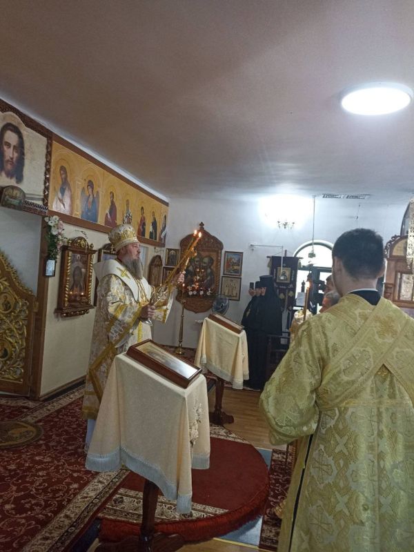 Под звон колоколов. Праздничная литургия и крестный ход состоялись и в бендерском монастыре, названном в честь святых...