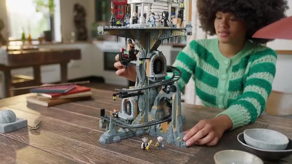 LEGO ����������� �������� ����� �� ������ ������� � ������ ���������� �� 4803 ������� � � 13 �������������