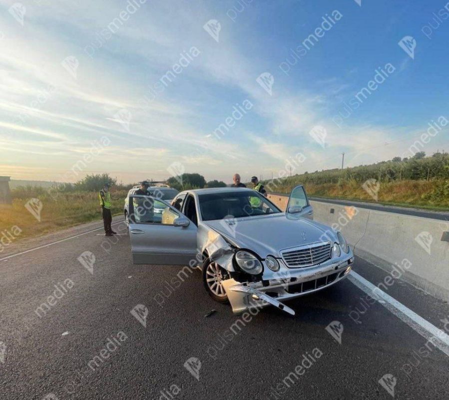 � �������� � 6.00 ������� �� ����� Mercedes ���������� ����� ����������� ������ ���������� ���������� ��������� � ��������, ����� ���� ������� � ����� ���