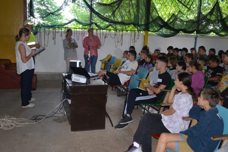 ��������� �����. � ������������ ��������������� ������ ��������� 4 �����, � ���� ���� ��� ��������� �����, ���������� �� ����� �. ���������