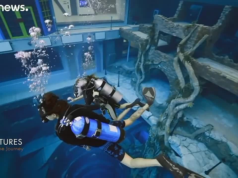 ������� ����������� �������� � ����-��������� �� ������ ��������� �������� � ���� - Deep Dive Dubai