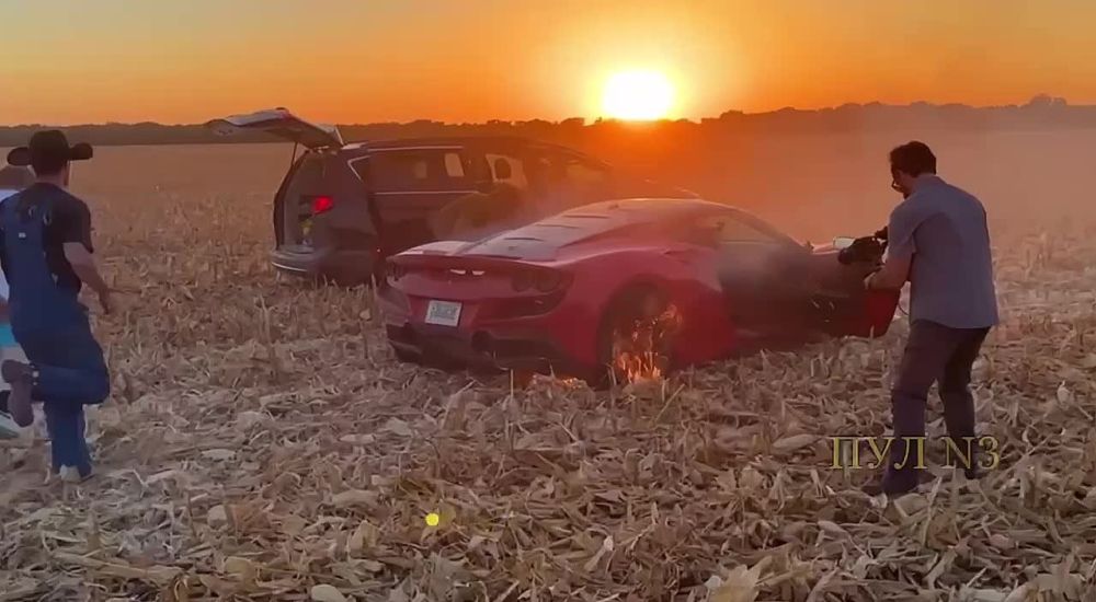 �Ferrari ���������� 400 ����� �������� ������ �� ���������� ����: ������ �������� ���������� �� Ferrari F8