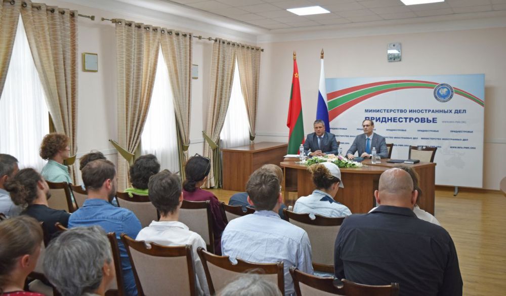 Виталий Игнатьев провел встречу с делегацией Фонда Бёлля