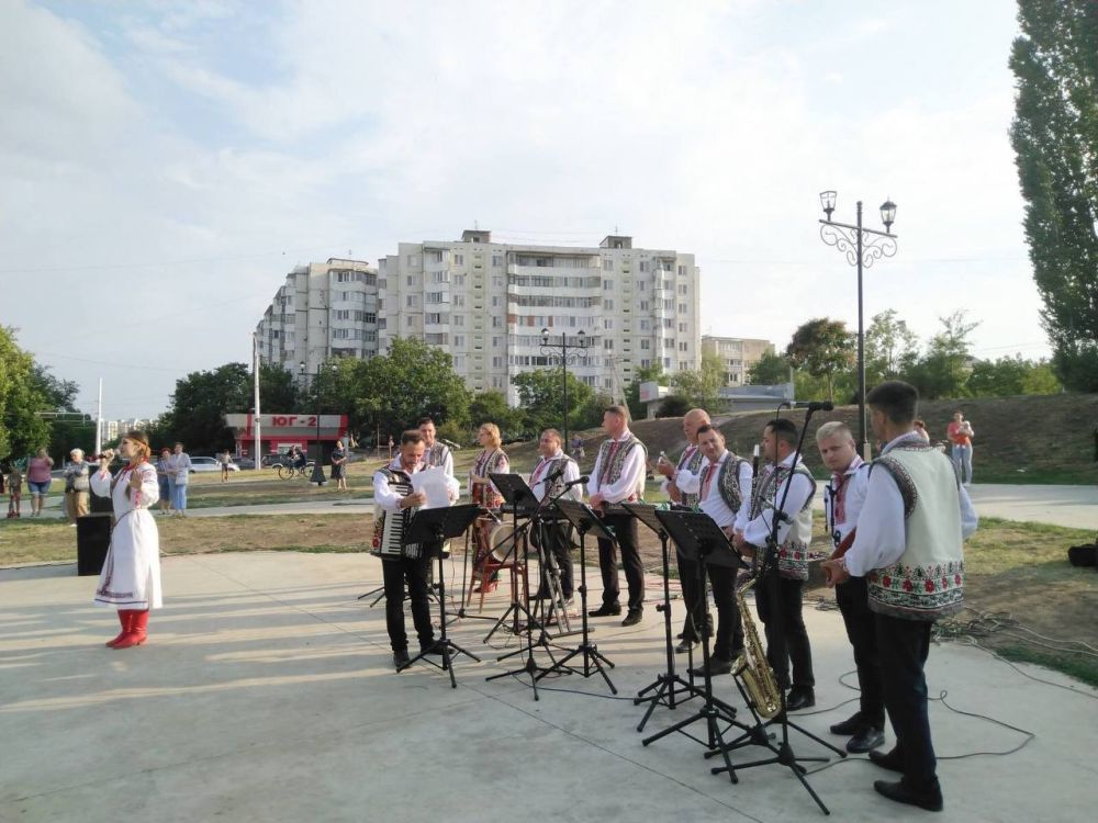 ������� �����. � �����������, 3 ��������, � �������������� ������ �������� ������� ��� "��������"