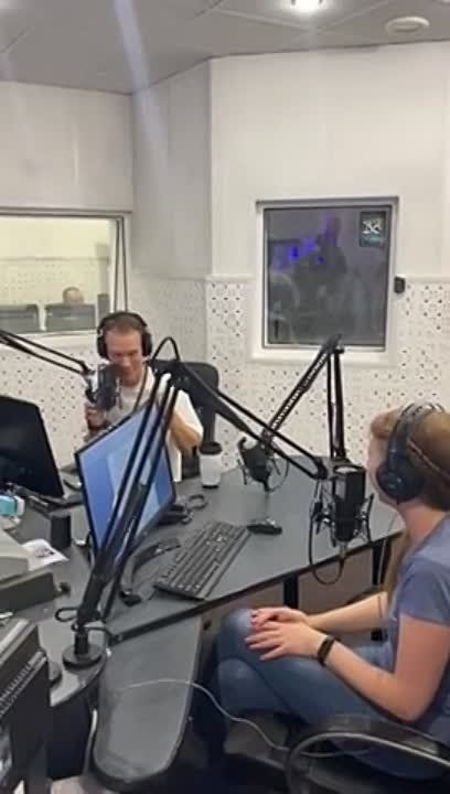 ����� ������ ����� FM � �������� "�����" ����������� �����-���������� �� ���������� ������ �� �������� �������