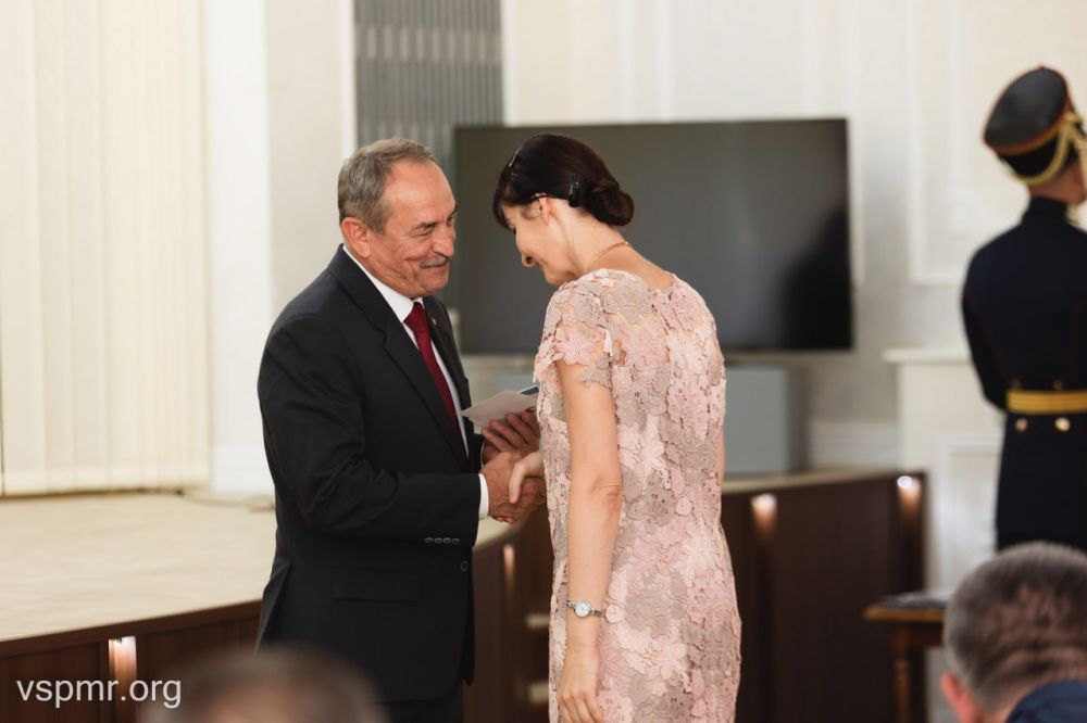 Накануне Дня Республики состоялась торжественная церемония вручения государственных наград