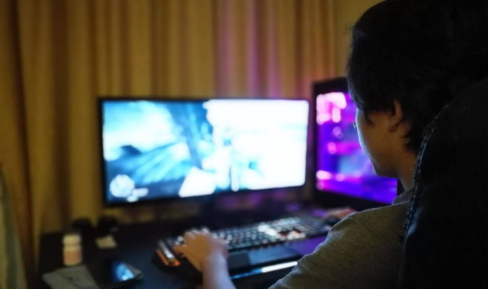 ����� ��������� ���� �� ������������