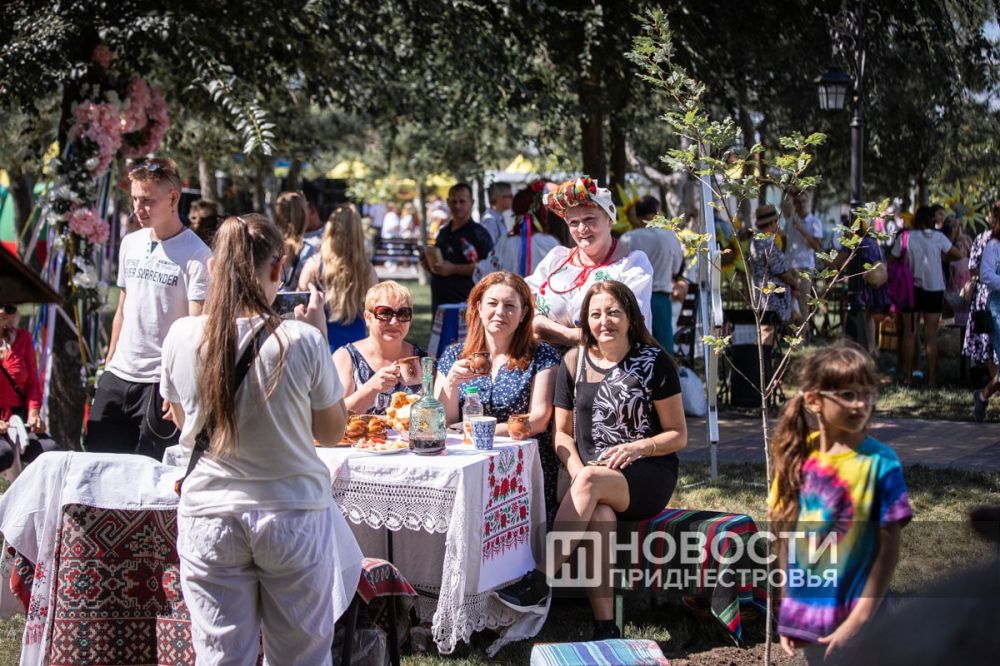 ����� 300 �������� ��� ������ ���������������� �� ��� � ������������� ��������