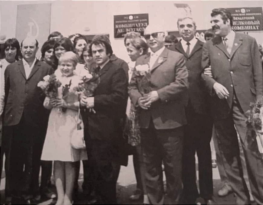 ������ ������. 1972 ���, ����-�������� ������� ����������� � ��� ����, ���������� ���������� ��������� (������� �����) � �������� �� �������� ���������. ���� �� ������� ����������� ����������